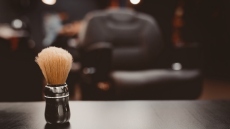 Άρτα: Τρανς άνδρας καταγγέλλει μπαρμπέρη που αρνήθηκε να τον κουρέψει