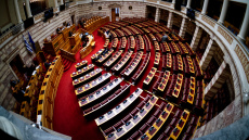 Προϋπολογισμός: Eκμηδενίζονται τα ελλείμματα, αυξάνονται οι παροχές