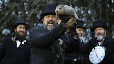 Η μαρμότα «μίλησε» ξανά - Άλλες έξι εβδομάδες χειμώνα για τους Αμερικανούς