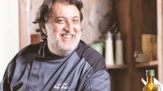 O σεφ Νίκος Φωτιάδης, η μπριγάδα, το κίνημα Slow Food, η εποχικότητα, η εντοπιότητα και το καθαρό φαγητό