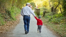 Ιταλία: Τα παιδιά χωρισμένων γονιών μπορούν να κρίνουν εάν θα έχουν σχέσεις με τους παππούδες, αποφάσισε Διακστήριο 