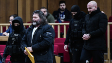 Δική Χρυσής Αυγής: Δεν εντοπίστηκε η σύντροφος του Φύσσα, ενημέρωσε το δικαστήριο η Aστυνομία