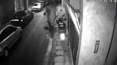 Φρίκη στο κέντρο της Αθήνας - Χτύπησε μέχρι θανάτου γάτα και την πήρε μαζί του