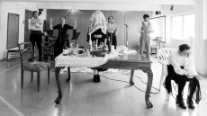 «Δια μίαν ανάμνησιν»: Μια ωδή για το προξενιό στα Βαλκάνια με μαρτυρίες καταπίεσης, έρωτα και επιλογών