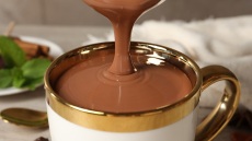 Cozy, ζεστή σοκολάτα με ουίσκι