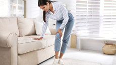 Γόνατα: Γιατί μας πονούν καθώς μεγαλώνουμε – Τι να κάνουμε