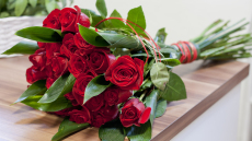 Θεσσαλονίκη: Ρεκόρ 300.000 κόκκινων τριαντάφυλλων στη γιορτή του Αγίου Βαλεντίνου αναμένουν οι ανθοπώλες