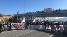 Λαμία: Αποσύρθηκαν οι αγρότες, άνοιξε η Αθηνών-Λαμίας στο ύψος της Αταλάντης