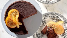 Σοκολατένιο ψητό γλυκό με άρωμα πορτοκαλιού από τον Στέλιο Παρλιάρο