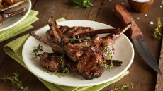 Τσικνοπέμπτη: Τα ψητά και τα συνοδευτικά τους