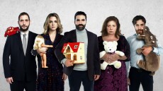 Θέατρο Ιλίσια-Βολανάκης: Μετά τα σαρωτικά «70 τετραγωνικά, ο Γιωργής Τσουρής ανεβάζει νέο έργο