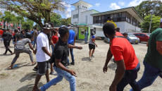 Σουρινάμ: Εισβολή διαδηλωτών στην Εθνοσυνέλευση - Δείτε βίντεο
