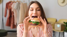 Καρκίνος παχέος εντέρου: To φυτικό υποκατάστατο κρέατος που μειώνει τον κίνδυνο