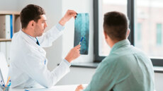 ΕΟΠΥΥ: Πρόσκληση για σύναψη σύμβασης με προσωπικούς ιατρούς - Αύξηση της ιατρικής αμοιβής ζητά ο ΙΣΑ