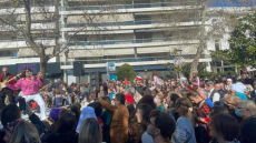 Παλαιό Φάληρο: Τρελό ξεφάντωμα με Τόνι Σφήνο στο «Φαληριώτικο Καρναβάλι 2023»