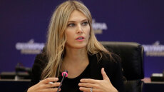 Εύα Καϊλή - Politico: Το ένταλμα σύλληψης αναφέρεται σε «αρκετά εκατομμύρια ευρώ»