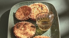 Ατομικά ταρτάκια με κολοκύθα, καλαθάκι Λήμνου και δυόσμο