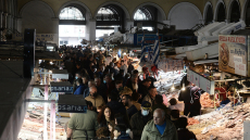 Καθαρά Δευτέρα 2026: Τι ισχύει για σούπερ μάρκετ και εμπορικά καταστήματα
