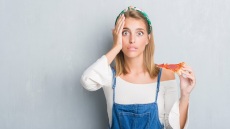 Είστε πιεσμένοι και αγχωμένοι; Έξι τρόφιμα που πρέπει να αποφύγετε