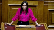 Σύγκρουση τρένων: Οργισμένη η βουλευτής Στέλλα Μπίζιου - «Επιχειρούν να με συνδέσουν με τον σταθμάρχη»