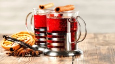 Πώς να φτιάξετε gluhwein χωρίς αλκοόλ