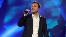 Γιάννης Πλούταρχος: Ποινή 18 μηνών με αναστολή στην εμμονική του θαυμάστρια - Είχε πάει προ ημερών στην πρεμιέρα του!
