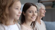 Πέντε προβλήματα υγείας που «προτιμούν» τις γυναίκες – Πώς καλύπτονται από τα ασφαλιστικά συμβόλαια