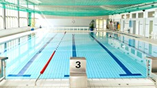 Βερολίνο: Οι γυναίκες θα μπορούν να κολυμπούν γυμνόστηθες στις πισίνες