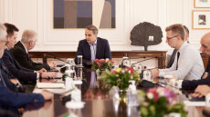 Μητσοτάκης: Προσωπικό μου στοίχημα η ανάταξη των σιδηροδρόμων - Το απόγευμα οι ανακοινώσεις για την επανεκκίνηση