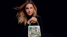 Μαίρη Κατράντζου: Οι τσάντες του παραδείσου για τον Bvlgari