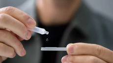 Κορωνοϊός: Υπερδιπλασιάστηκαν τα αυτοδιαγνωστικά τεστ το 2022