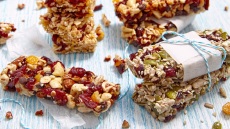 10 μπάρες για φουλ ενέργεια και γεύση: μπράουνι γλυκοπατάτας, μπανόφι με μέλι, λιαστή ντομάτα με ελιά