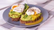 Τα 8 superfoods που είναι ιδανικά για να ξεκινήσει σωστά η μέρα σας