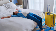 Έρευνα: Πόσο βρώμικο είναι το δωμάτιο ενός ξενοδοχείου – Μια μικροβιολόγος αποκαλύπτει