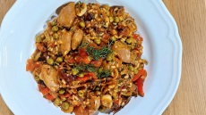 Παέγια με θαλασσινά και ελληνικά αρώματα