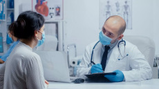 Γιατί οι πολίτες μείωσαν τις επισκέψεις στις δημόσιες δομές υγείας;