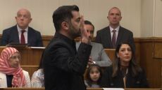 Σκωτία - Χάμζα Γιούσαφ: Ορκίστηκε νέος πρωθυπουργός - Φόρεσε παραδοσιακό πακιστανικό σαλβάρι (βίντεο)