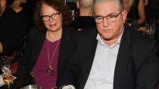 Δημήτρης Κουτσούμπας: Σπάνια βραδινή έξοδος με την σύζυγό του - Δείτε φωτογραφίες