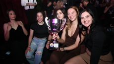 Ολυμπιακός: Το γιόρτασαν με την «κούπα» στον Ρέμο οι πρωταθλήτριες στο μπάσκετ - Δείτε βίντεο