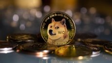Μετά το bitcoin η σκυτάλη στο Dogecoin – Διπλασίασε την αξία του σε 5 ημέρες