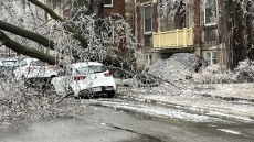 Καναδάς: Πάνω από ένα εκατομμύριο νοικοκυριά έμειναν χωρίς ηλεκτρικό ρεύμα σε Κεμπέκ και Οντάριο λόγω παγοθύελλας (βίντεο)