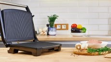 Τα 5 βήματα για να καθαρίσετε την τοστιέρα σας