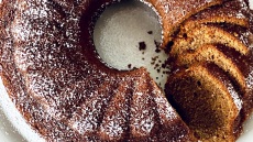 Κέικ αβοκάντο με μέλι και μπανάνες