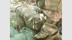 Πόλεμος στην Ουκρανία: Ο Ζελένσκι εκφράζει αποτροπιασμό για τα βίντεο με αποκεφαλισμένους στρατιώτες