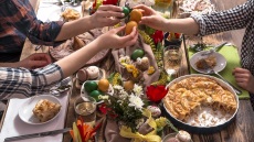 Πασχαλινό τραπέζι: τα ψώνια της τελευταίας στιγμής εύκολα με ένα κλικ!