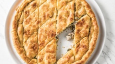 Η συνταγή της ημέρας. Κρεατόπιτα με αρνί πασχαλινό. Το μενού της εβδομάδας (17 έως 23/4)