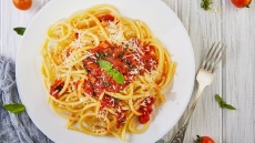 Τα πιο συνηθισμένα λάθη που κάνουμε όταν βράζουμε ζυμαρικά, σύμφωνα με τους Ιταλούς