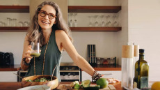 Θέλετε να ζήσετε πολλά χρόνια; Βάλτε στο πιάτο σας αυτά τα τρόφιμα