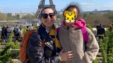 Βίκυ Βολιώτη: H ηθοποιός ταξίδεψε στο Παρίσι μαζί με την κόρη της