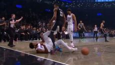 Τζόελ Εμπίντ: Κλώτσησε τον Κλάξτον των Νετς αλλά δεν αποβλήθηκε